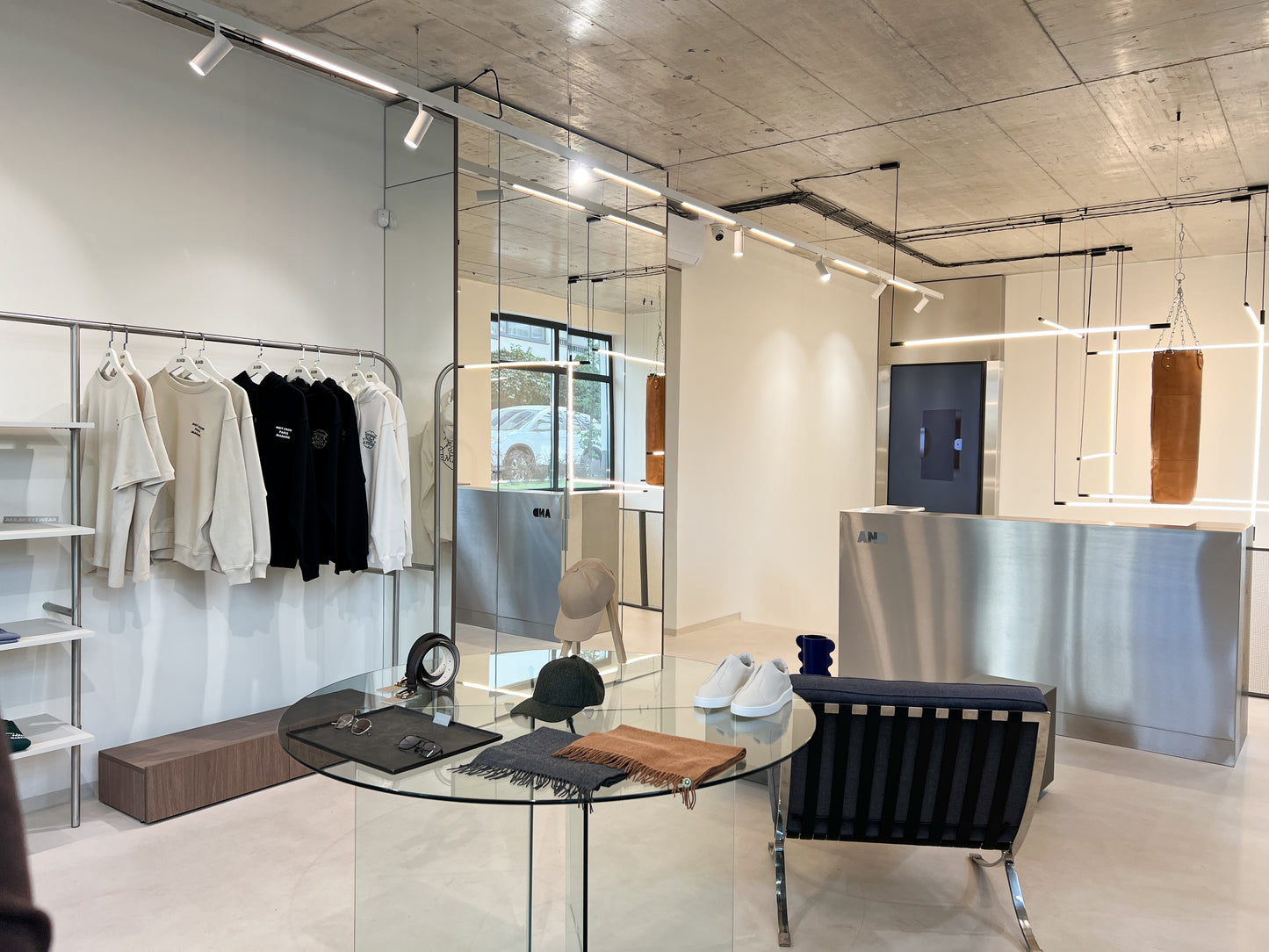 AND store, София