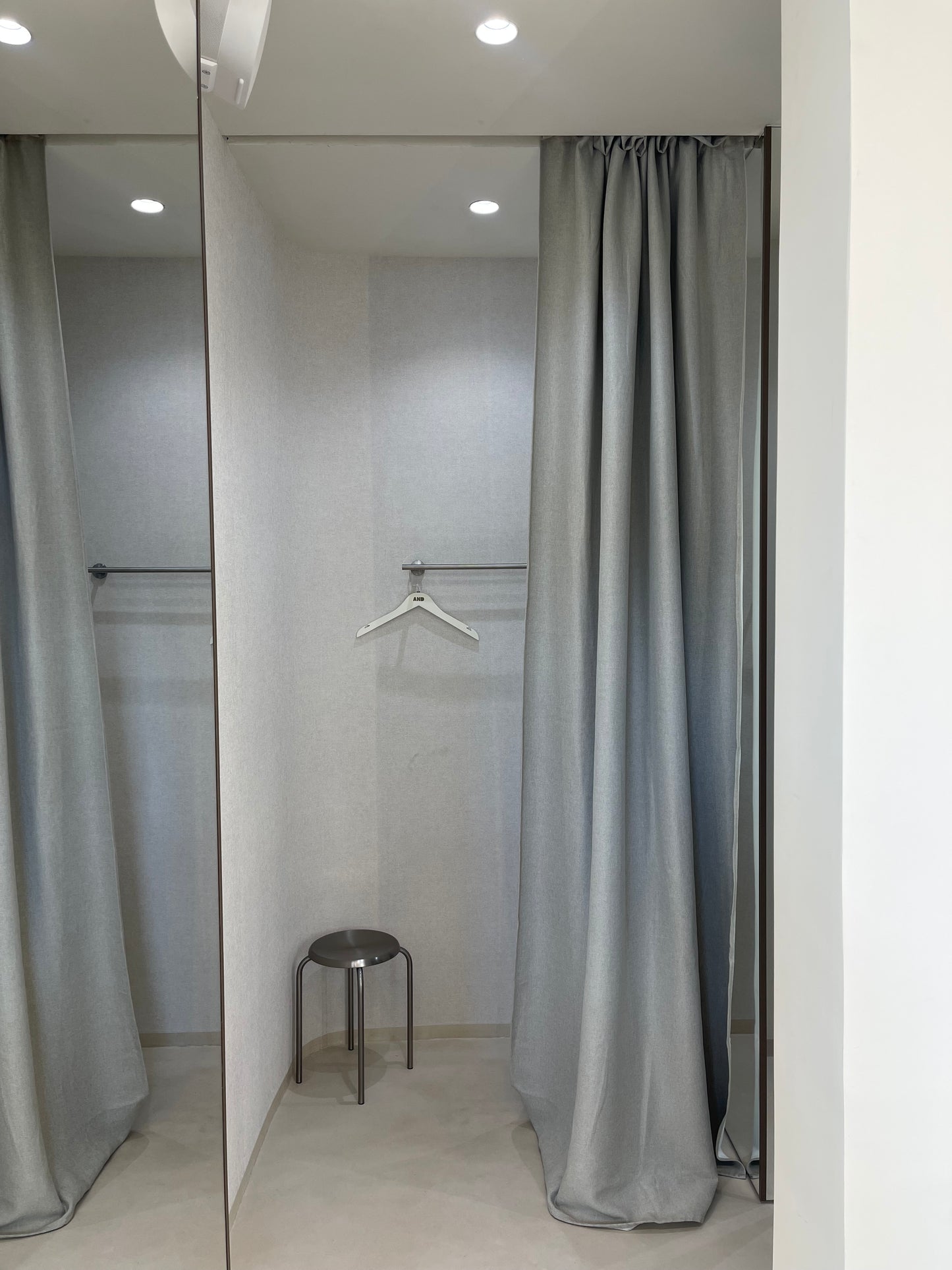 AND store, София