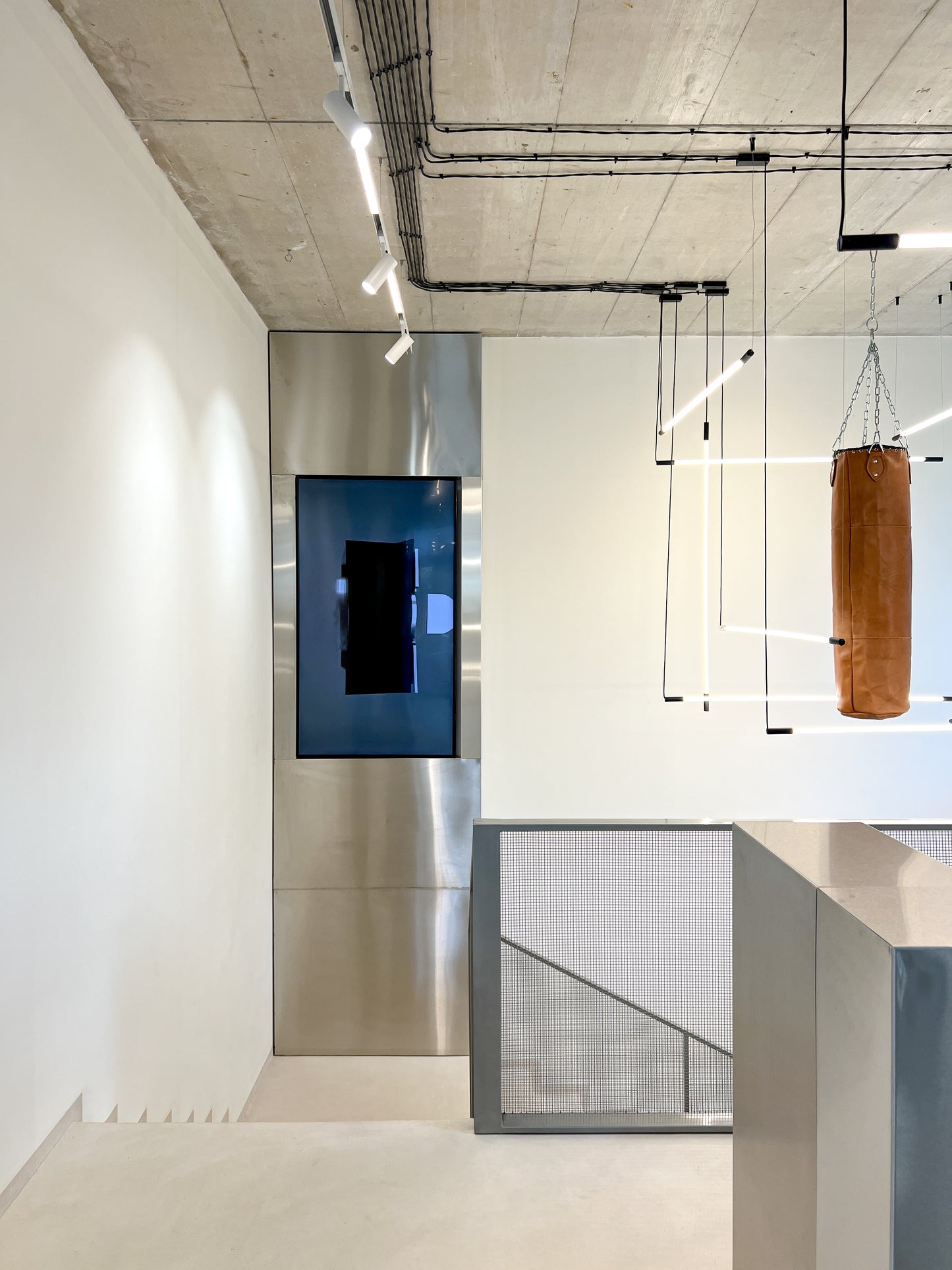 AND store, София