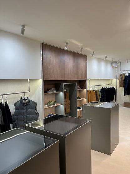 AND store, София