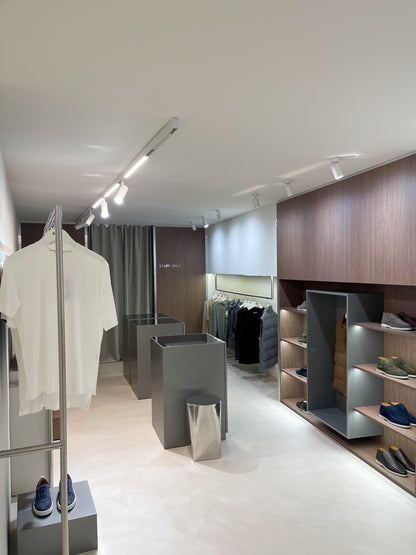 AND store, София